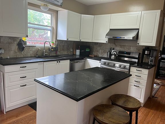 4th image of 1655 Wilhoit Ave