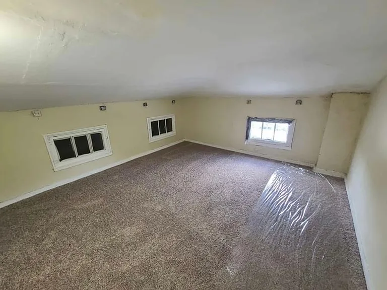 274 S Loudon Ave — Photo 10