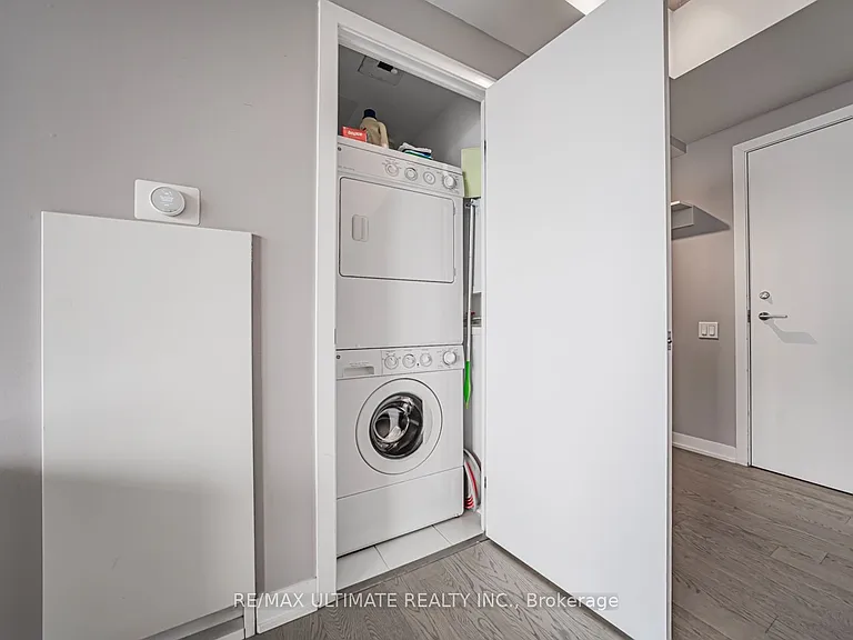 318 King St E #1108 — Photo 24