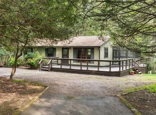 1182 N Rocky Mountain Dr, Effort, PA 18330