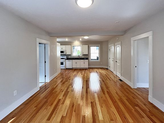 5th image of 10 Linden Ave #1