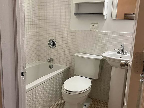 4th image of 125 E 30th St APT 3A