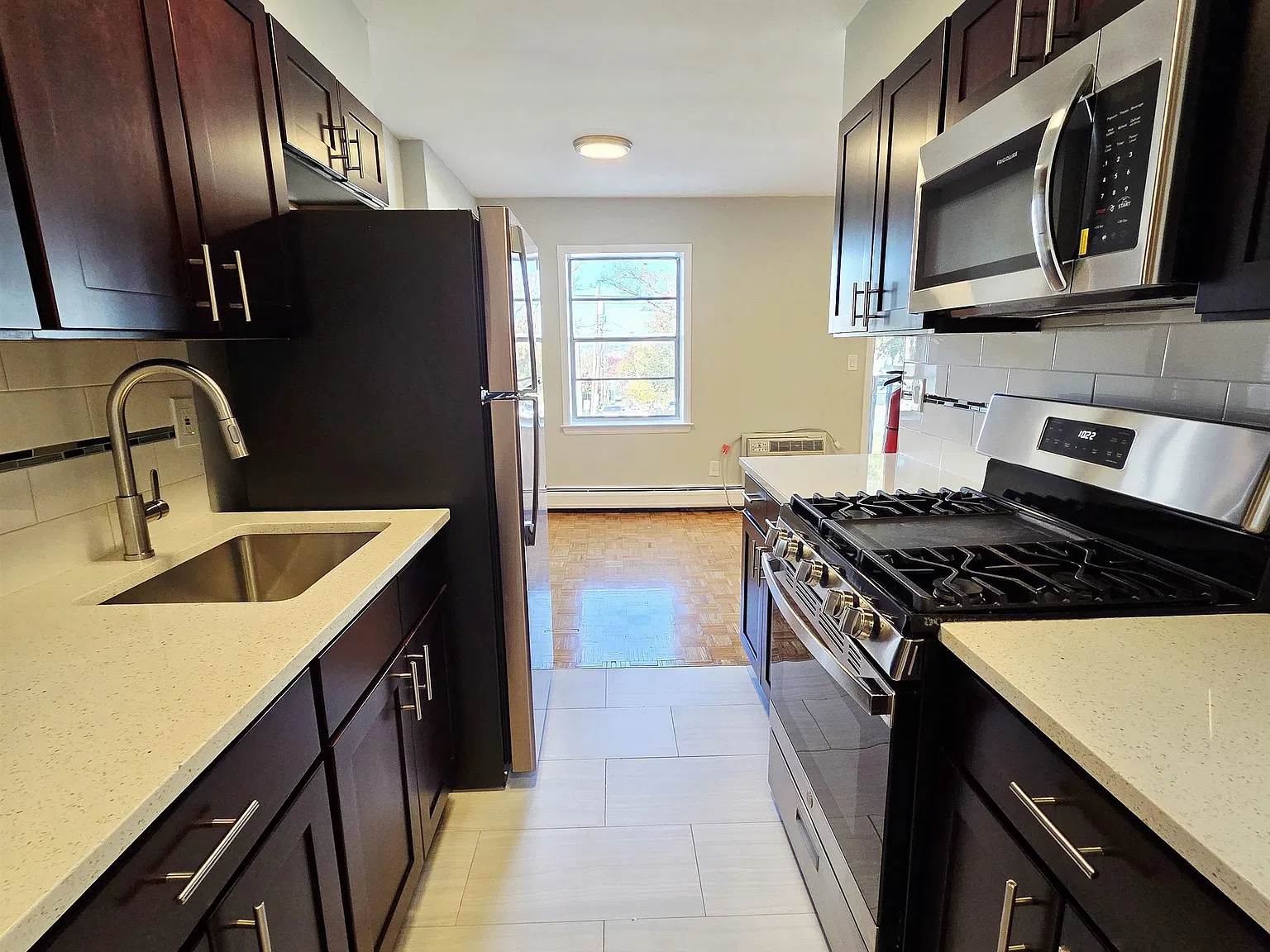 1 bed, 1.0 bath, 800 sqft, $2,100 — Photo 3