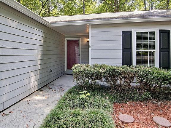 4th image of 310 Winding Woods Trl