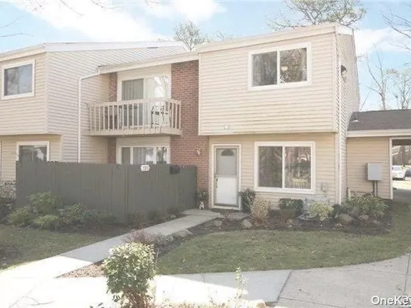226 Springmeadow Dr Unit D, Holbrook, NY 11741