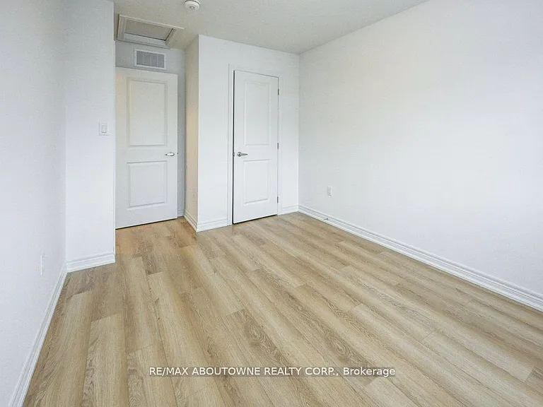 120 Court Dr #85 — Photo 27