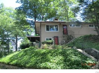 15 Crest Ave, Danbury, CT 06811