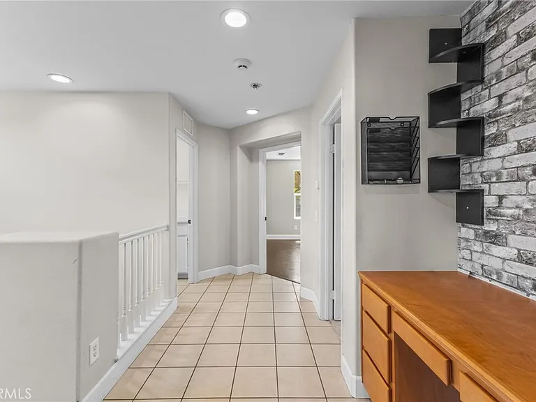 28403 Ravenna St — Photo 18