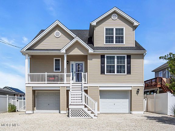 2nd image of 33 Lake Michigan Drive