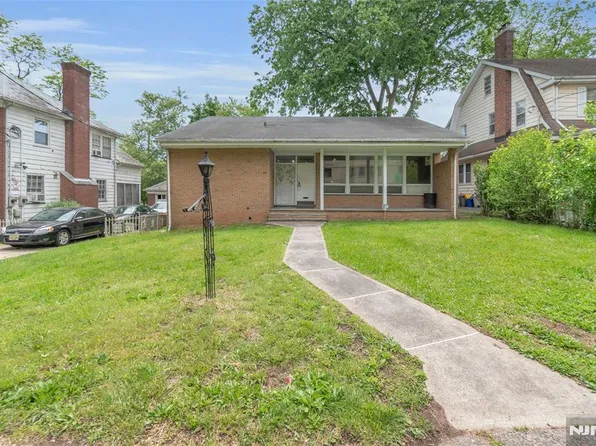 86-88 Chancellor Ave, Newark, NJ 07112