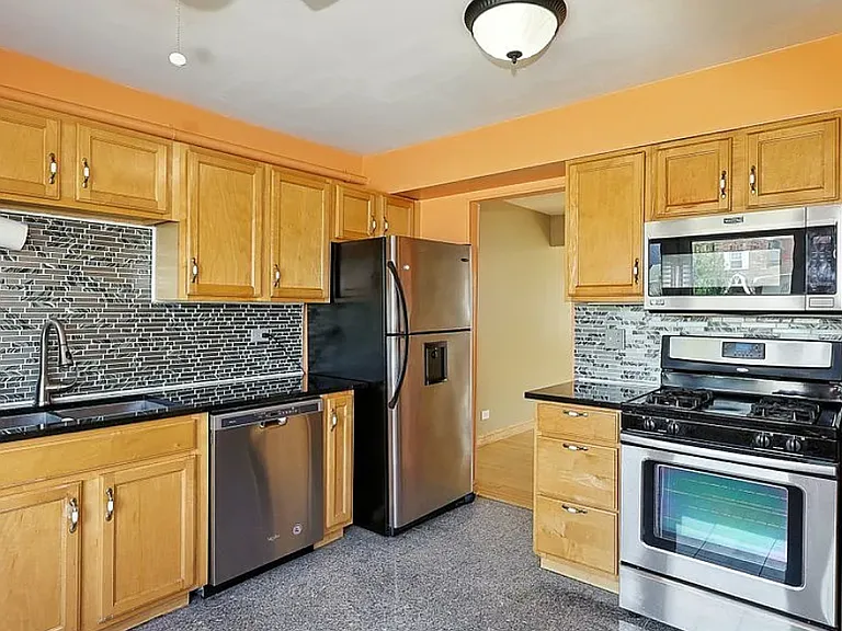 1352 Georgetown Dr — Photo 4