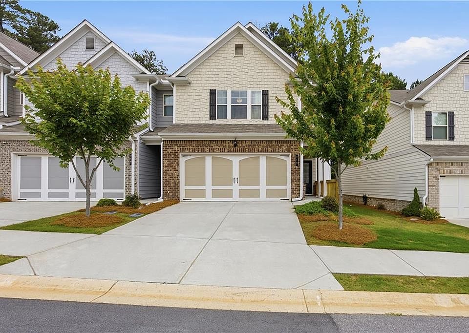 1st image of 219 Yellowwood Way