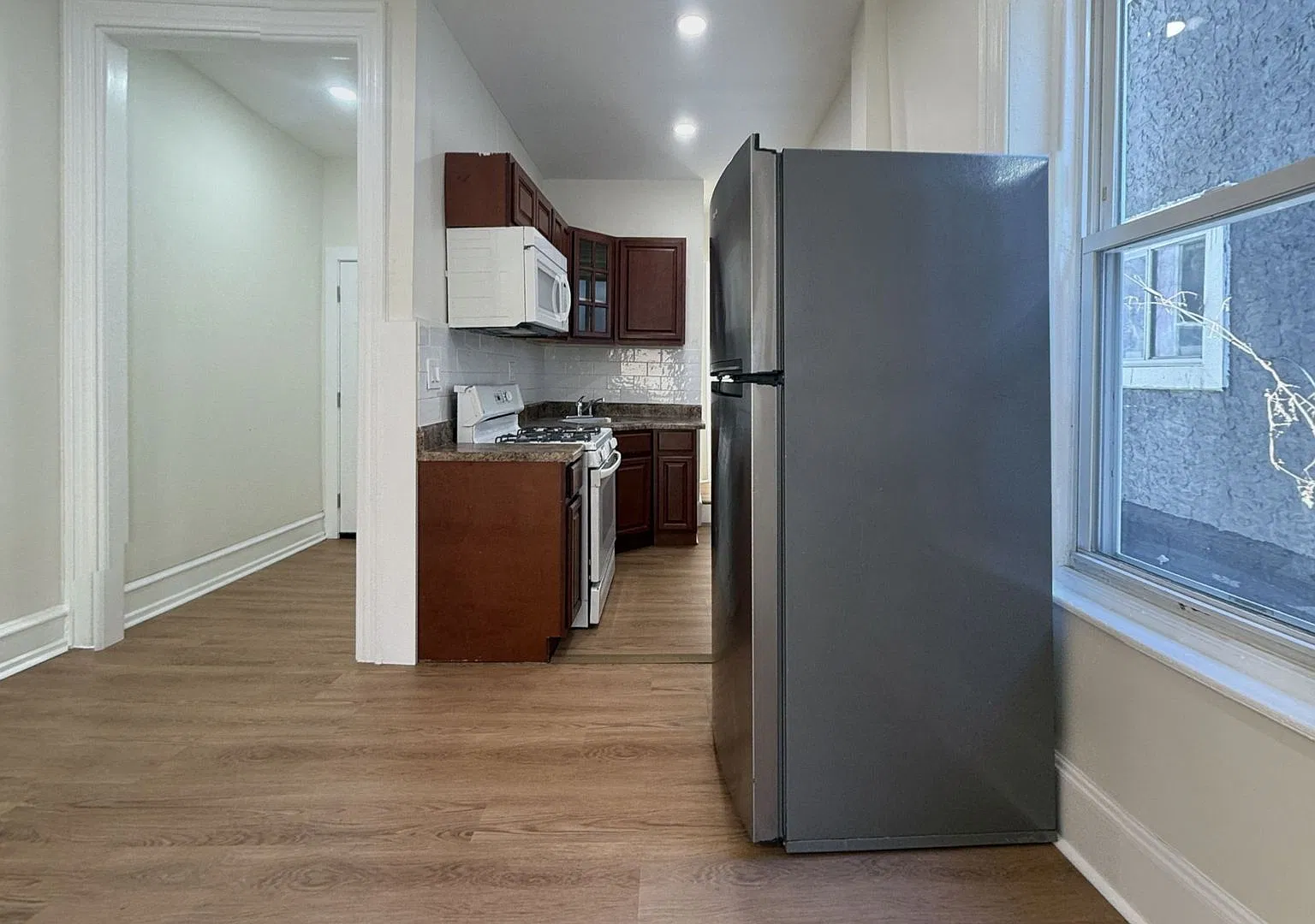 2810 W Oxford St, — Photo 3