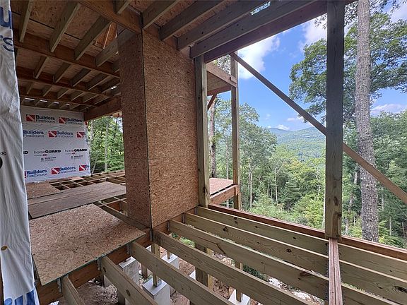 5th image of 266 S Ridgeline Road