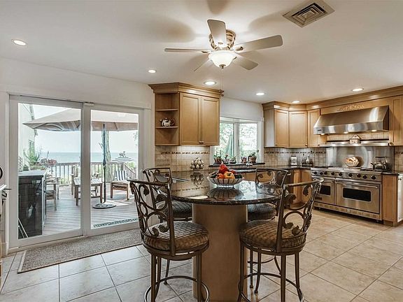 3rd image of 21 Oak Point Dr N