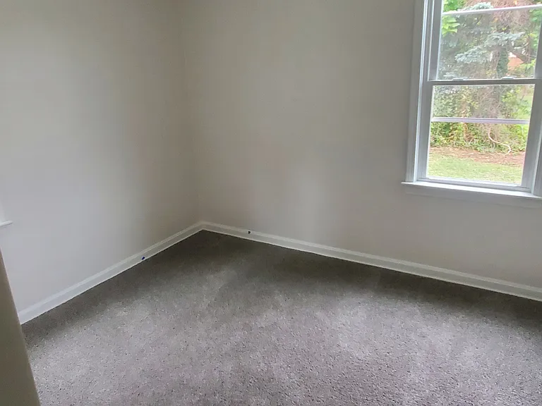 1550 E 222nd St — Photo 16