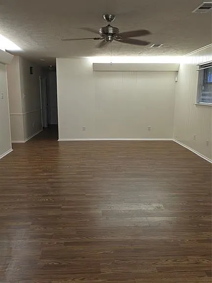 210 E Witt St — Photo 2