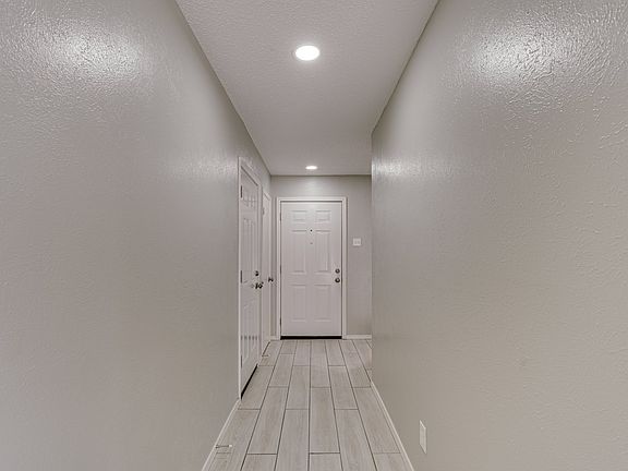 5th image of 2714 Meadow Bluff Ln