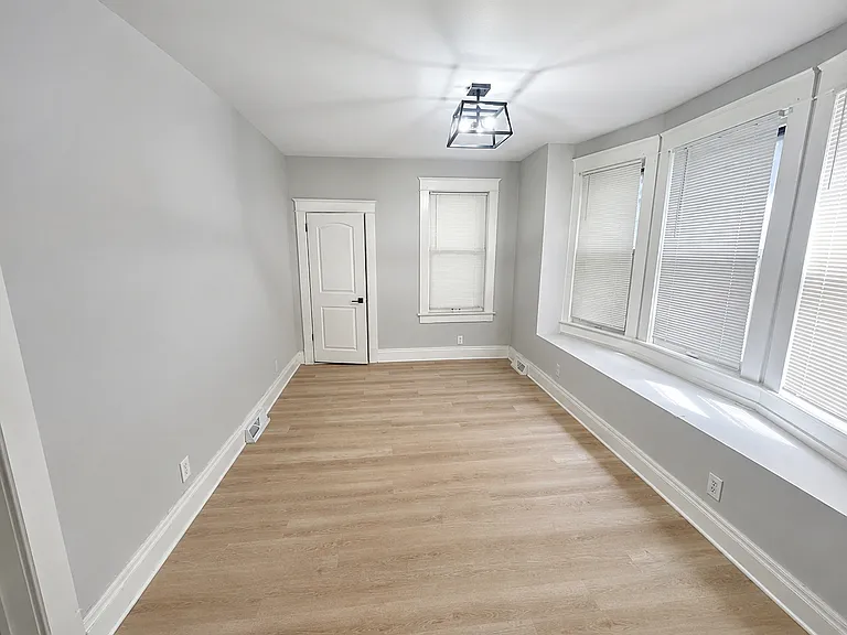815 Elmwood Ave — Photo 4