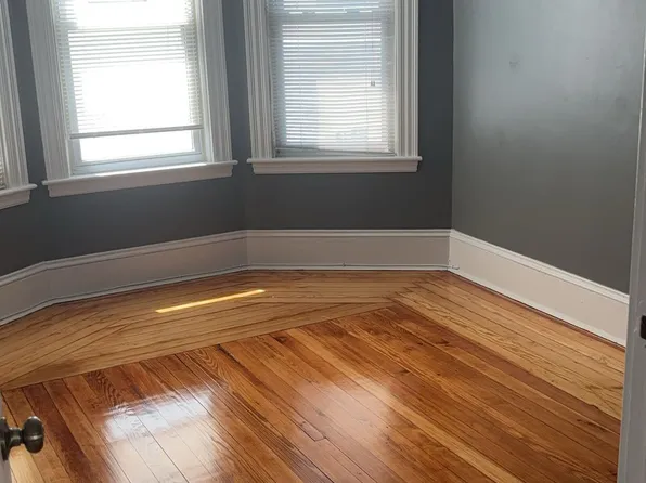 114 Adams St, New Bedford, MA 02746