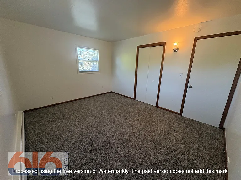 660 56th St SE #12 — Photo 8