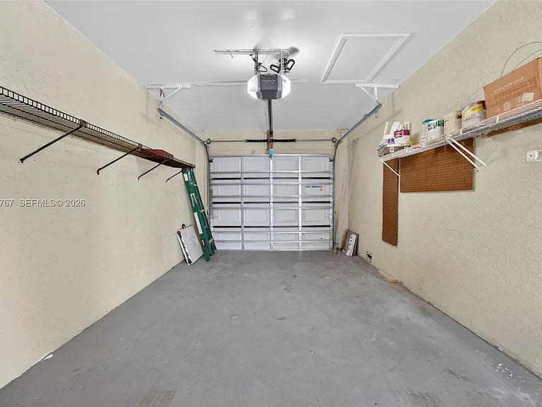 9315 Wedgewood Dr #B19 — Photo 17