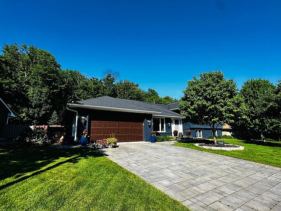 2nd image of 7516 W 84th St