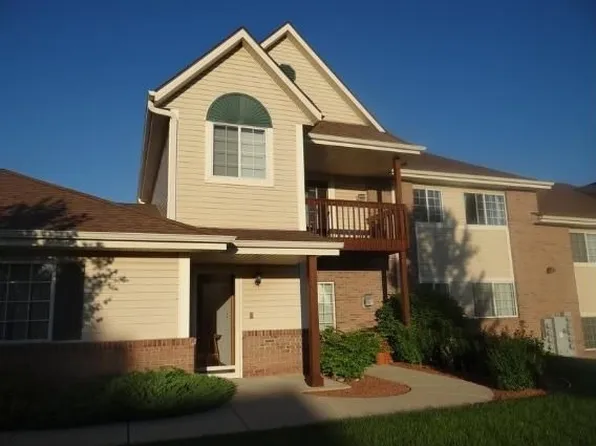 6906 Dale Dr, Racine, WI 53402