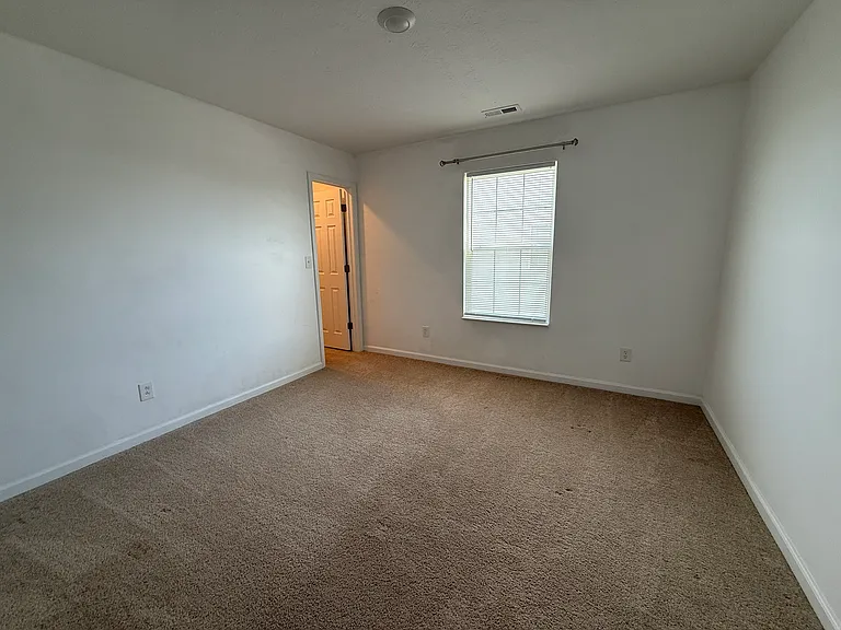577 Freedom Dr — Photo 33