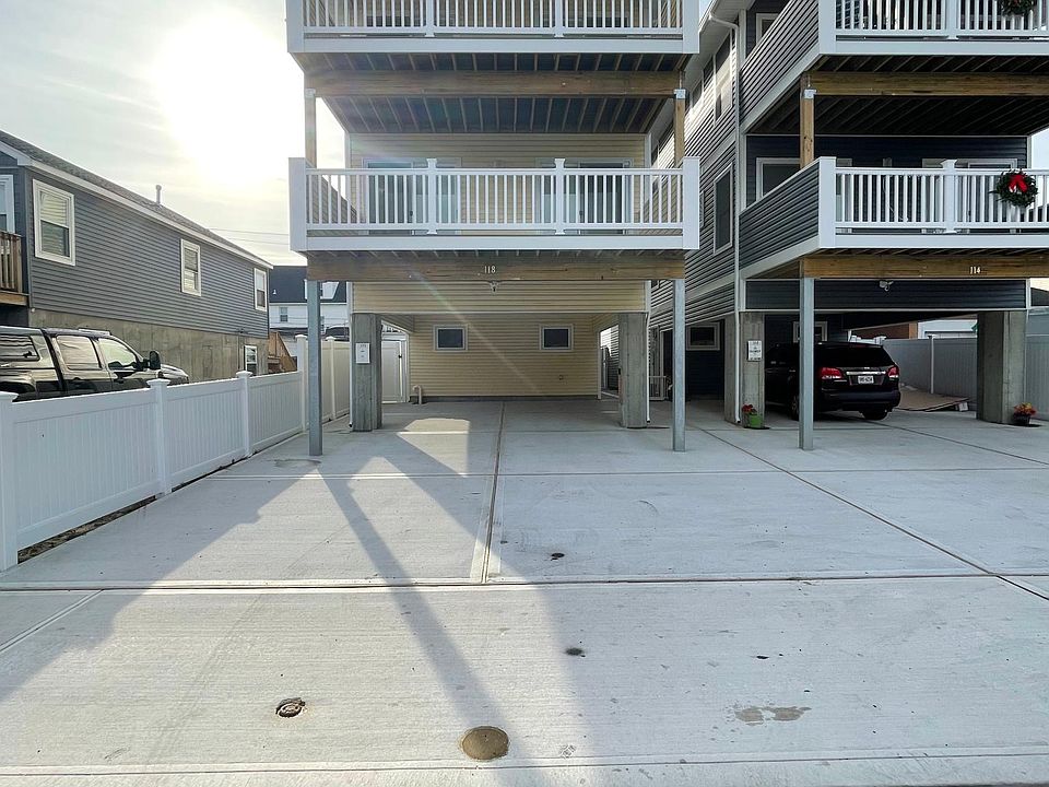 1st image of 118 E Pine St