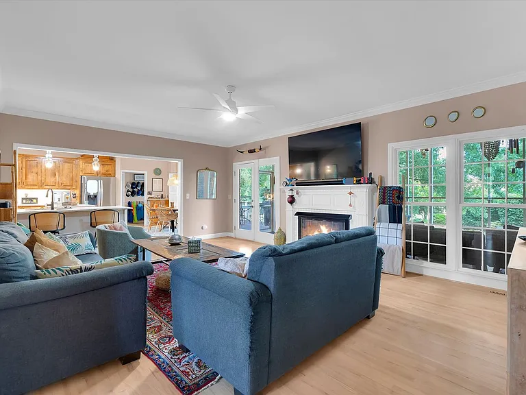 202 Mallowrose Ln — Photo 4