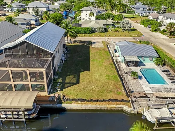 24504 Redfish ST, BONITA SPRINGS, FL 34134
