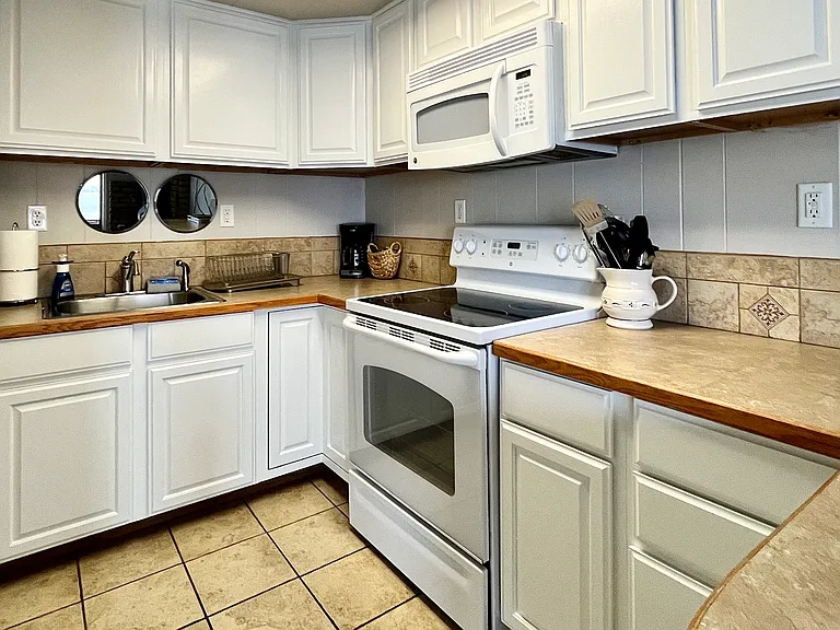 2946 S Lakeshore Rd #2 — Photo 8