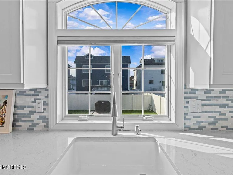 1613 Ocean Ave — Photo 7