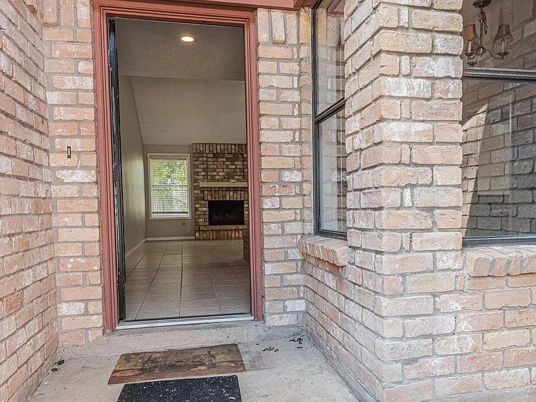 7410 Songwind Ln — Photo 2