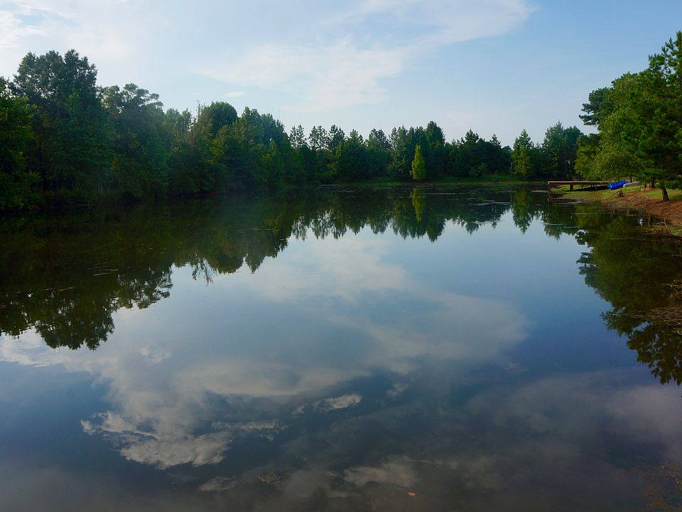 1st image of 17 Beaver Lake Dr