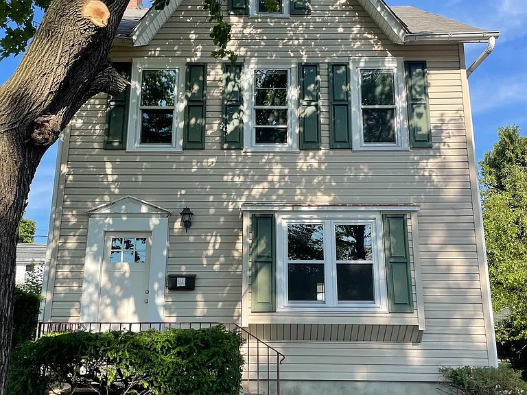 121 S 10th St — Photo 1