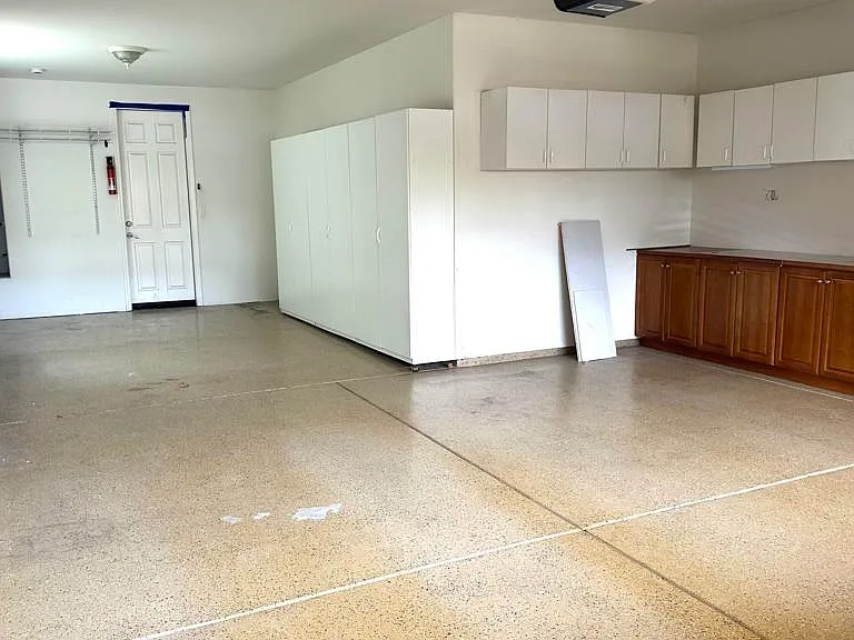 361 Cottages Ct — Photo 23