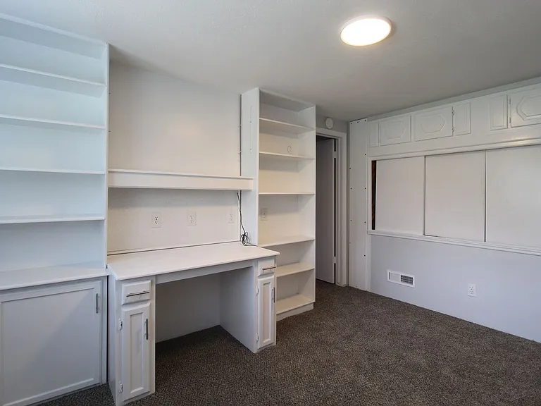 9913 Perry Dr — Photo 29