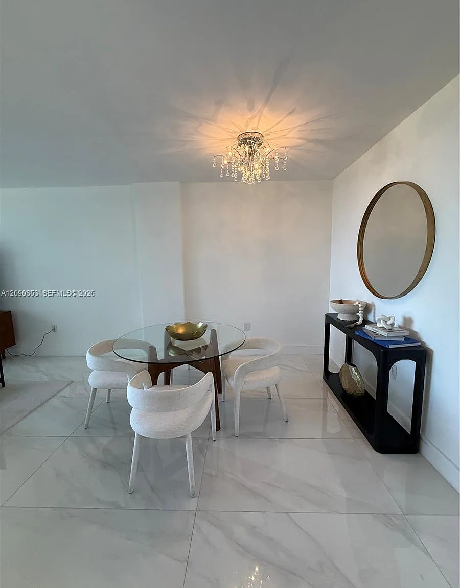 Harbour House — Photo 2