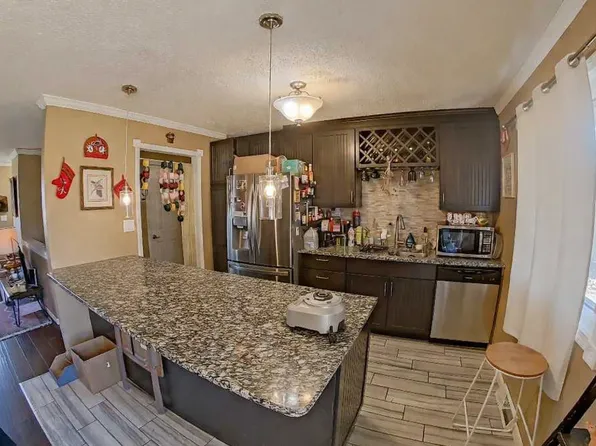 2021 Beck St, Manhattan, KS 66502