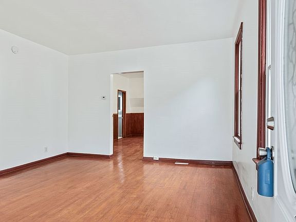 2nd image of 410 John St