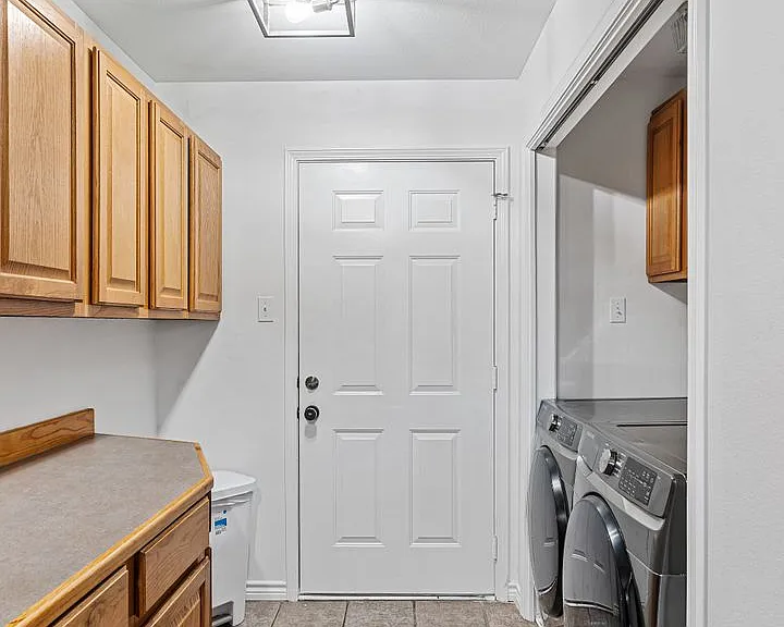 8 Meadow Creek Dr — Photo 16