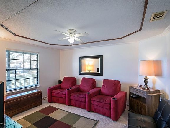 5th image of 10324 Elderberry Dr S
