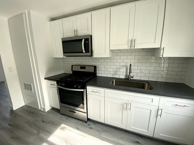 4636 Grey Dr #3 — Photo 2