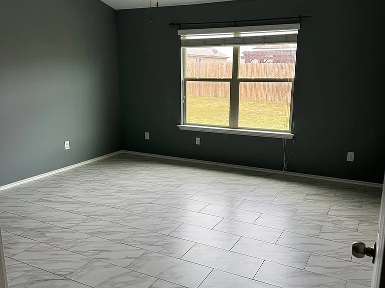 104 Christopher Dr — Photo 4