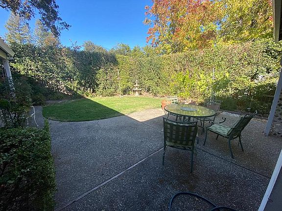 4th image of 3442 Grant Park Dr