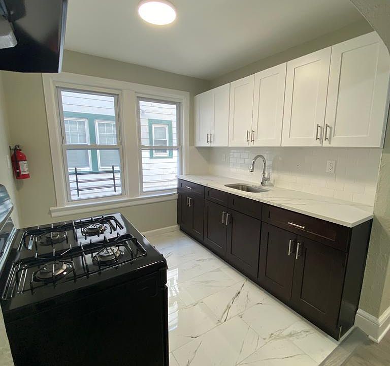 1st image of 205 Shepard Ave #2L