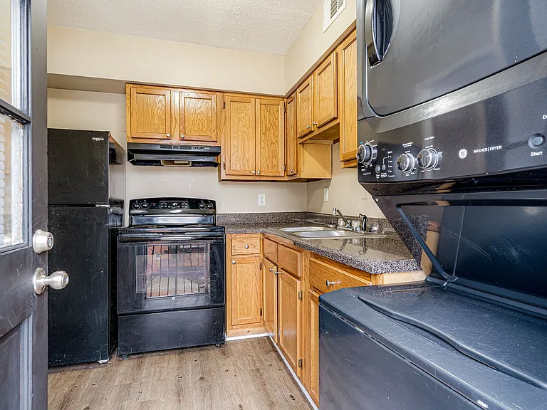Sherwood Flats — Photo 35