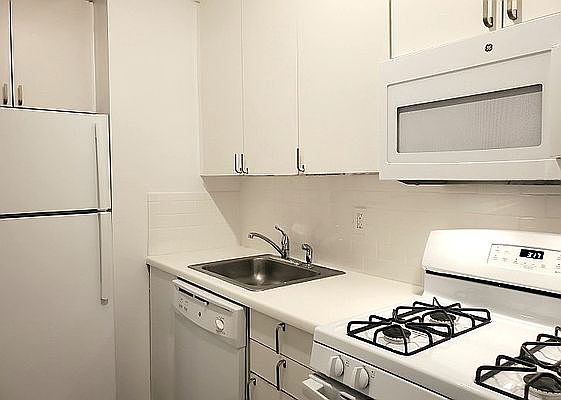 5th image of 301 W 57th St APT 25F